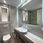 95sqm 7min Center 2bdrms 2airco Gas Heating Marble Wc 3smarttvs *