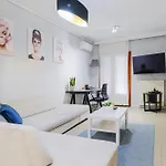 95sqm 7min Center 2bdrms 2airco Gas Heating Marble Wc 3smarttvs *