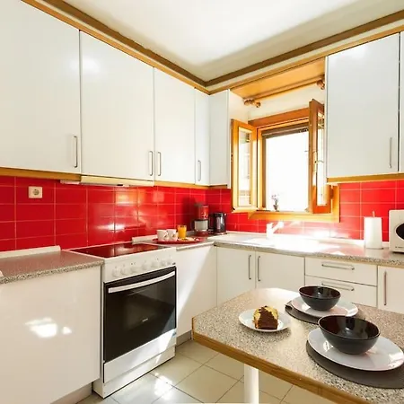 アパート 95sqm 7min Center 2bdrms 2airco Gas Heating Marble Wc 3smarttvs テッサロニキ