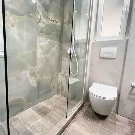 アパート 95sqm 7min Center 2bdrms 2airco Gas Heating Marble Wc 3smarttvs