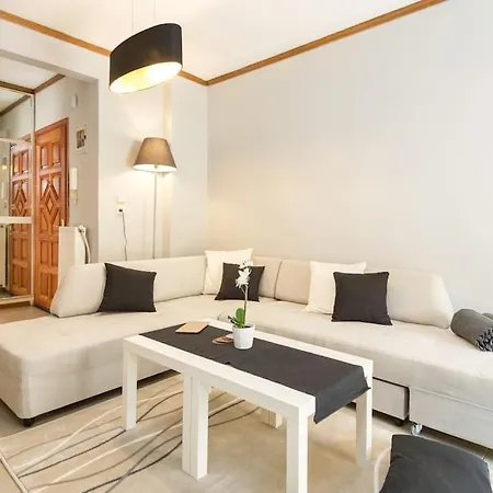 95sqm 7min Center 2bdrms 2airco Gas Heating Marble Wc 3smarttvs アパート テッサロニキ
