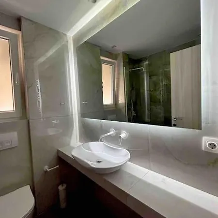 95sqm 7min Center 2bedroom Gas Heating Marble Wc 2 Smarttv Thessaloniki