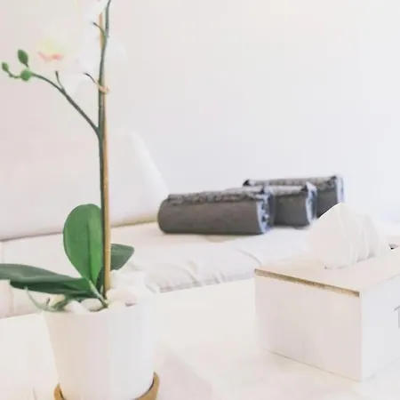 95sqm 7min Center 2bdrms 2airco Gas Heating Marble Wc 3smarttvs *