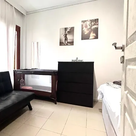 95sqm 7min Center 2bdrms 2airco Gas Heating Marble Wc 3smarttvs テッサロニキ