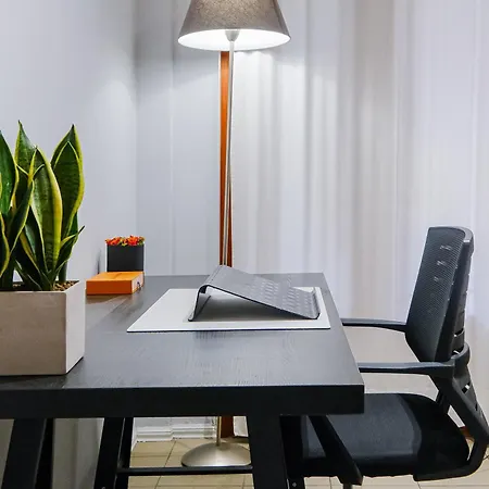 95sqm - 10min Center - 2 Bedrooms -2airco - Gas Heating - 3 Smarttvs - 2nd Floor - Optical Fiber Apartament *