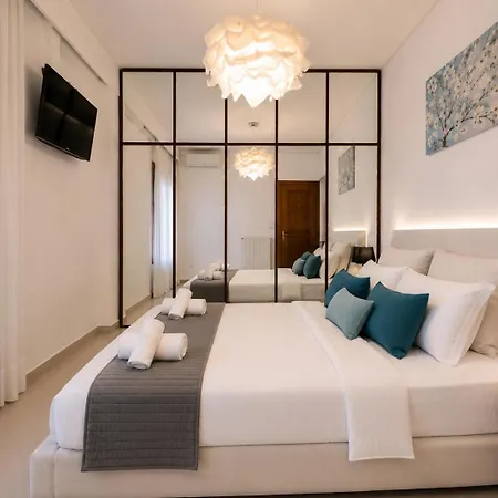 95sqm - 10min Center - 2 Bedrooms -2airco - Gas Heating - 3 Smarttvs - 2nd Floor - Optical Fiber Apartament Salonic