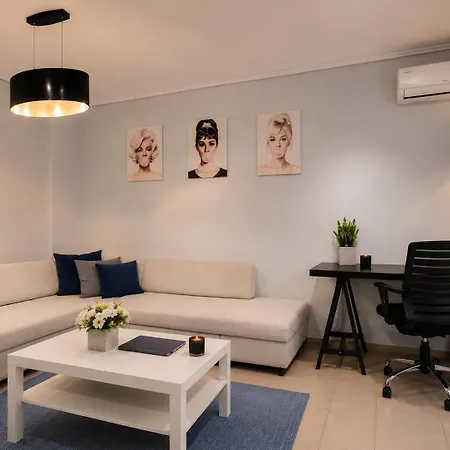95sqm - 10min Center - 2 Bedrooms -2airco - Gas Heating - 3 Smarttvs - 2nd Floor - Optical Fiber
