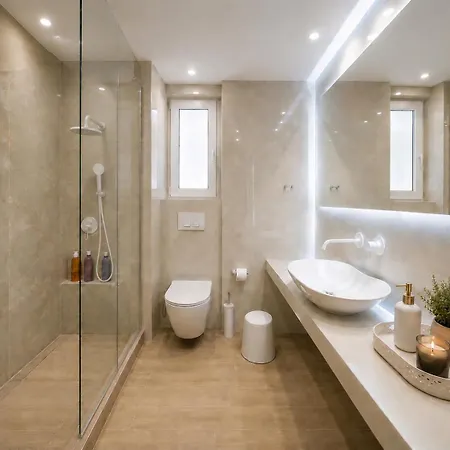아파트 95sqm - 10min Center - 2 Bedrooms -2airco - Gas Heating - 3 Smarttvs - 2nd Floor - Optical Fiber