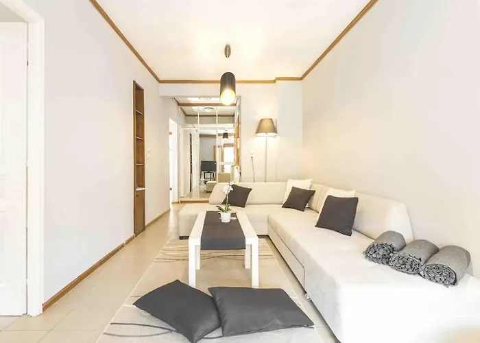 95sqm 7min Center 2bdrms 2airco Gas Heating Marble Wc 3smarttvs * Thessalonique