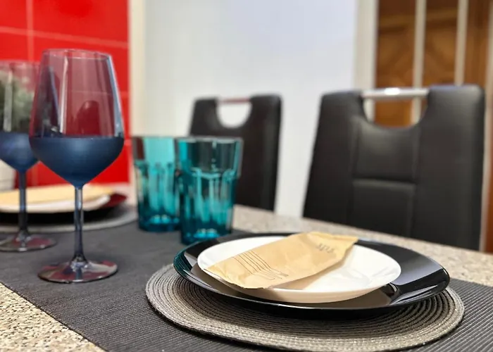 95sqm 7min Center 2bdrms 2airco Gas Heating Marble Wc 3smarttvs Daire *