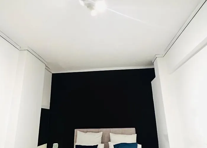 95sqm 7min Center 2bdrms 2airco Gas Heating Marble Wc 3smarttvs Daire Selanik