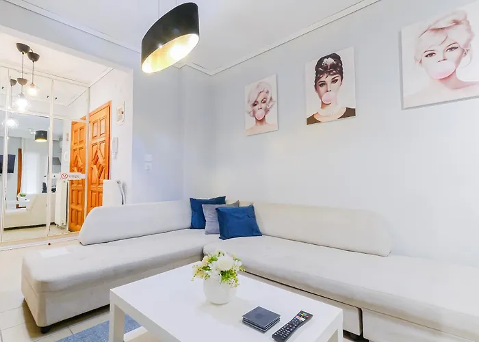 Appartamento 95sqm 7min Center 2bdrms 2airco Gas Heating Marble Wc 3smarttvs Salonicco