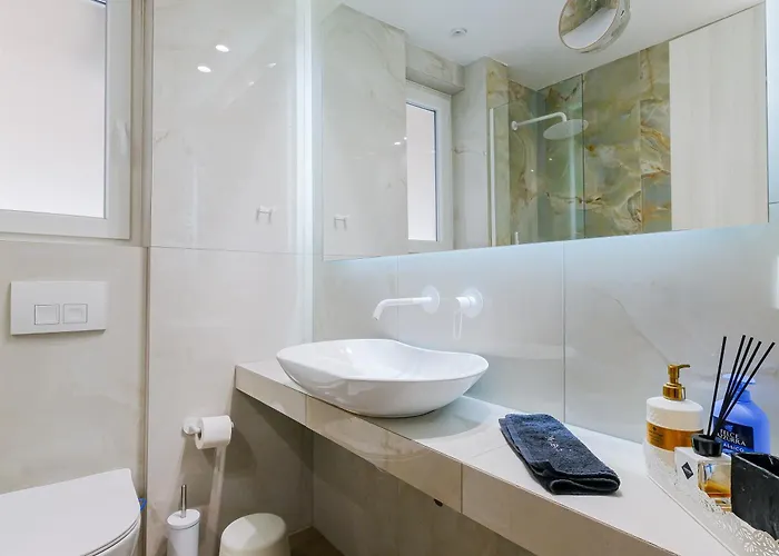 95sqm 7min Center 2bdrms 2airco Gas Heating Marble Wc 3smarttvs Appartamento *