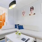 Apartament 95sqm 7min Center 2bdrms 2airco Gas Heating Marble Wc 3smarttvs Saloniki