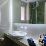 95sqm 7min Center 2bdrms 2airco Gas Heating Marble Wc 3smarttvs Apartament Saloniki