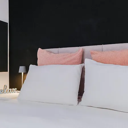 95sqm - 10min Center - 2 Bedrooms -2airco - Gas Heating - 3 Smarttvs - 2nd Floor - Optical Fiber Thessaloniki